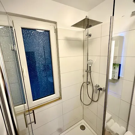 Neu Loewen Living
